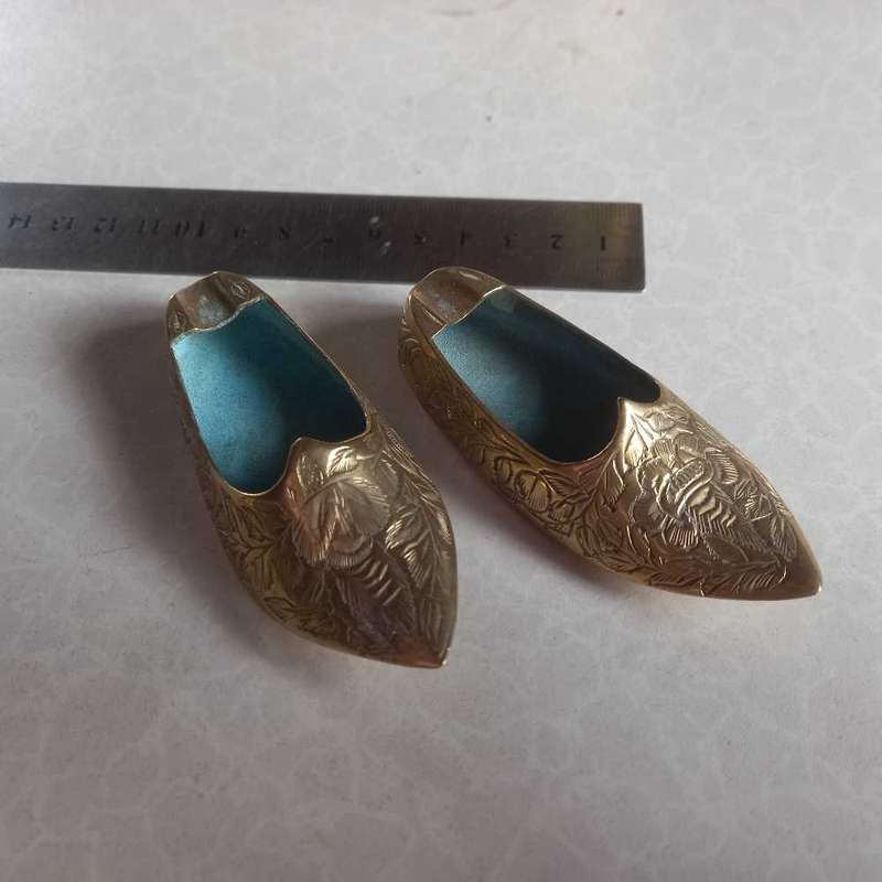 Pair brass slipper ashtrays