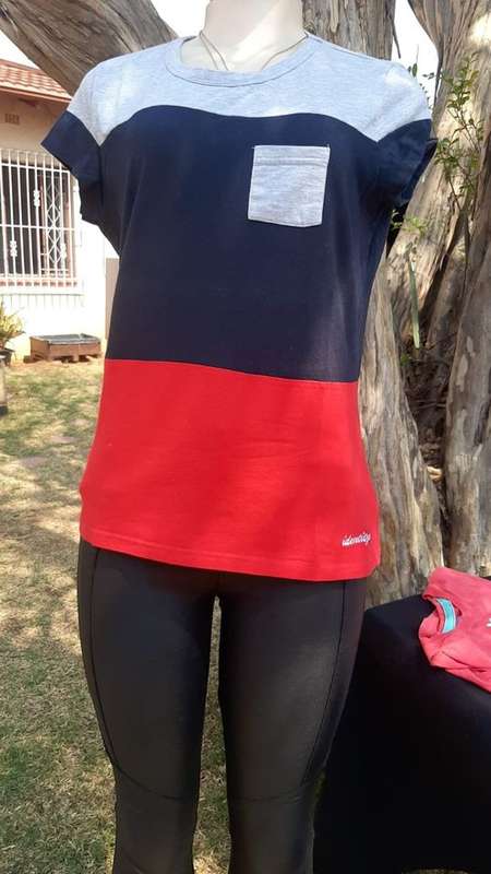 Size XL Combo Women's Casualwear 6X Tees + 1 Tracksuit Style Top for Own use /Thrift Store. As is.