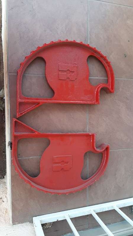 TRAILER JACK Set Easy to jack up your caravan / trailer take the stress of tyres and wheel bearings.