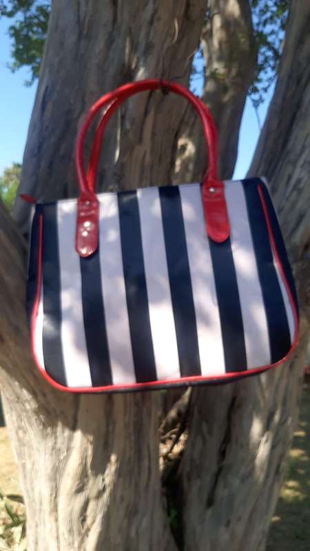 29x40x9cm Red, White & Black Striped Modern Ladies / Girls Handbag. As good as new.