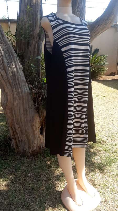 Size 22 / 46 Donatella Sleeveless Women's Dress