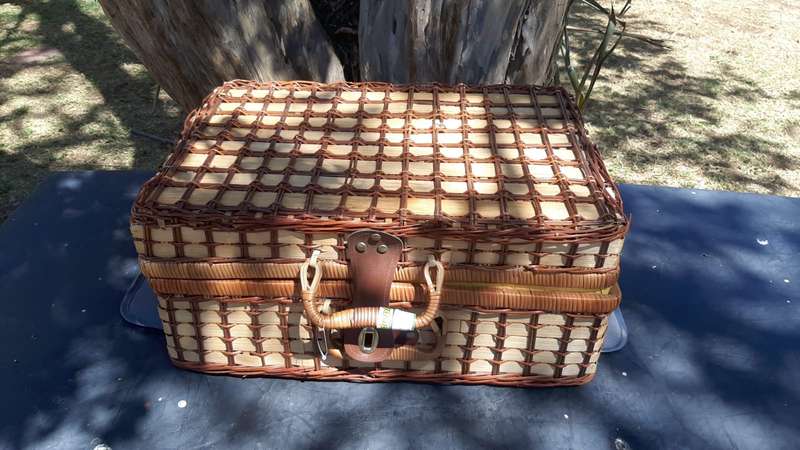 Woven picnic basket - set of 4 in Blue and white check trim + Braai Set Utensils As Good As New