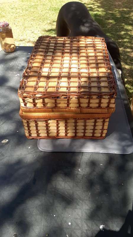 Woven picnic basket - set of 4 in Blue and white check trim + Braai Set Utensils As Good As New