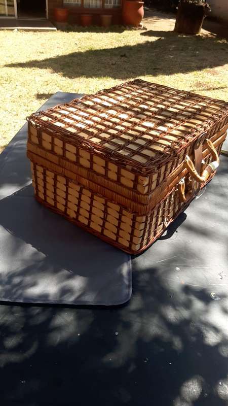 Woven picnic basket - set of 4 in Blue and white check trim + Braai Set Utensils As Good As New