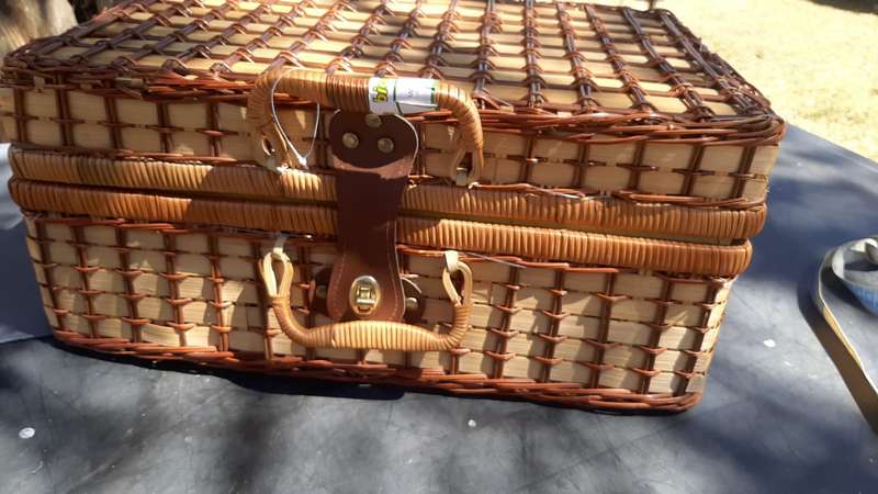 Woven picnic basket - set of 4 in Blue and white check trim + Braai Set Utensils As Good As New