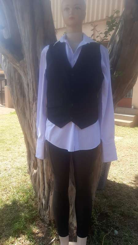 Men's / Boys / Teens Size M Cignal Waistcoat / Vest Solid Color Black