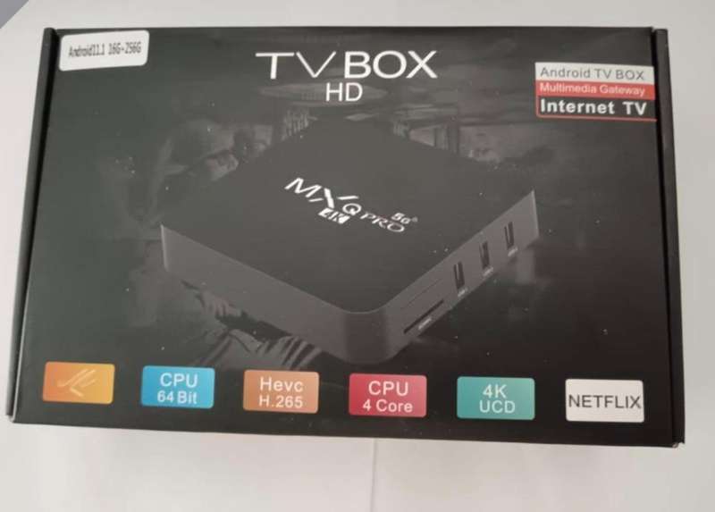 Hirano 40" LED TV with TV Box 128GB