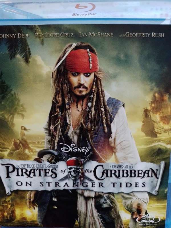 Blu-ray - Pirates of the Caribbean on Stranger Tides (Blu-ray + DVD)