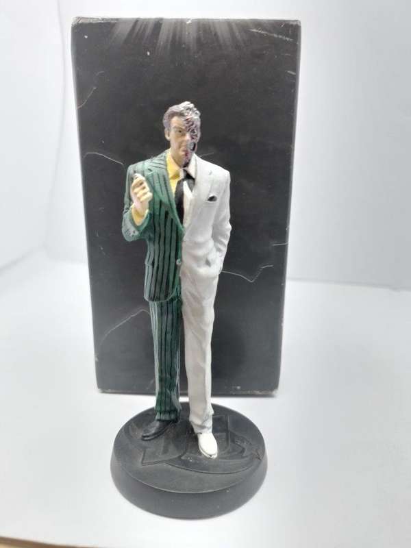 DC Comics Super Hero Collection - Two Face - no Magazine Eaglemoss Collection