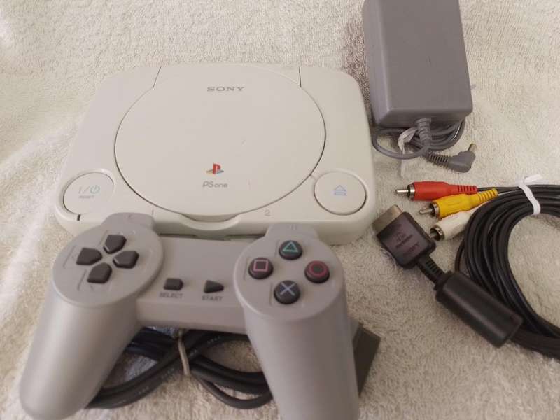 PS1 - Original PSone Console + New Generic controller