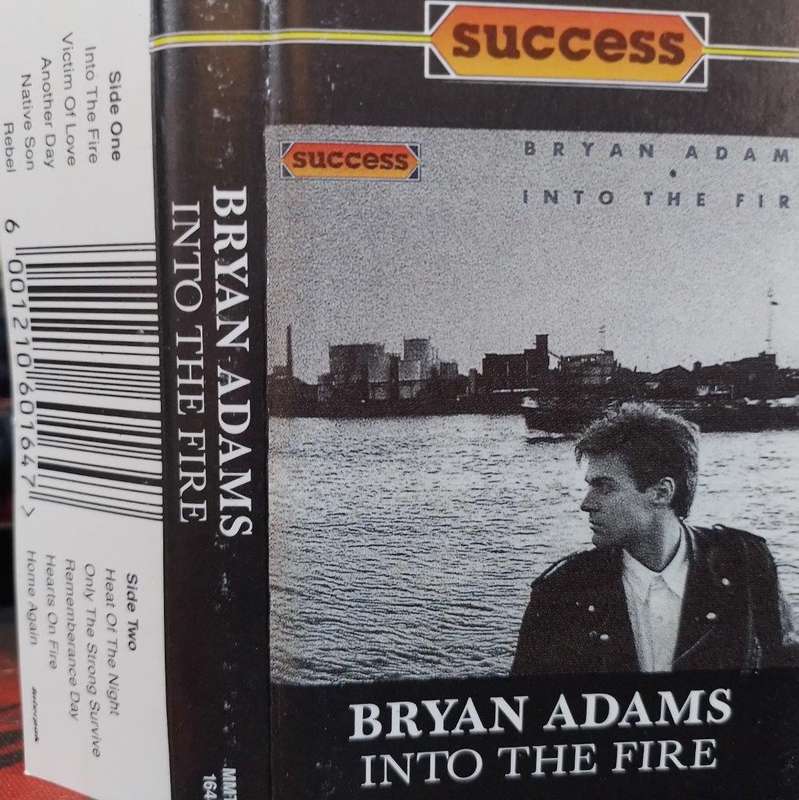 Cassette - Bryan Adams Into The Fire