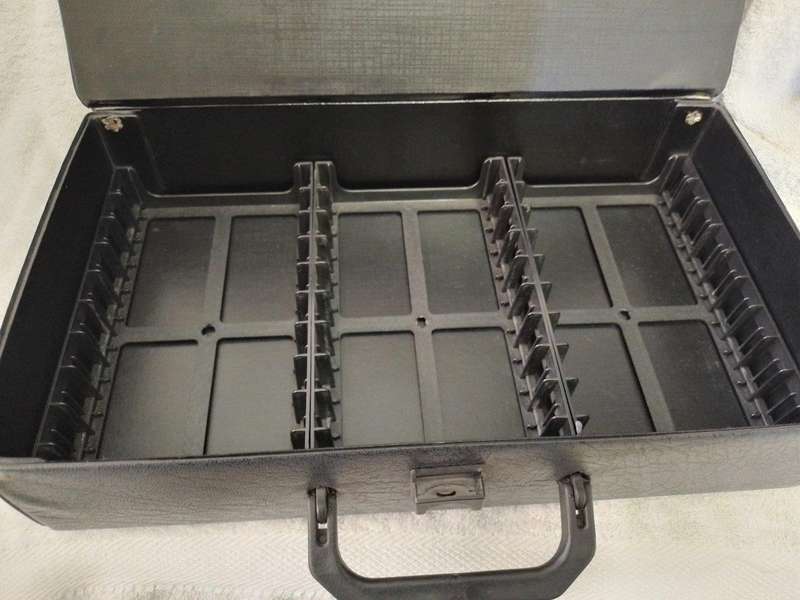 Vintage Cassette Leatherette PVC Carry Case Holds 30 Audio Cassettes