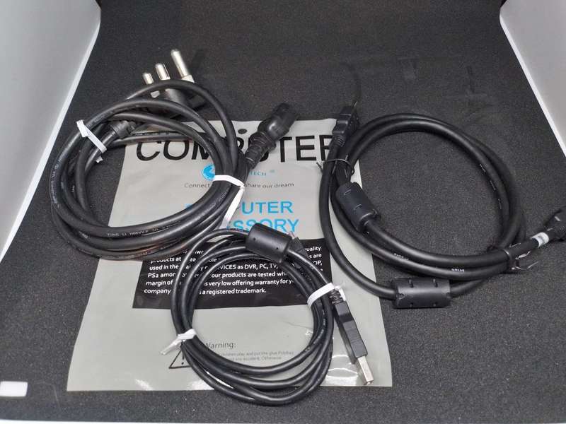 PS3 Phat 80GB Black Console with Generic Controller + Cables