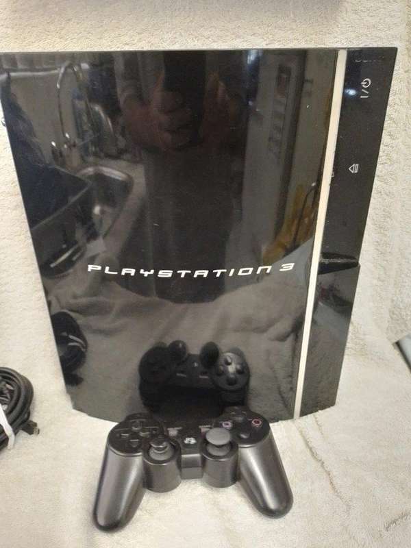 Sony PS3 Phat 40GB Black Console with Generic Controller + Cables