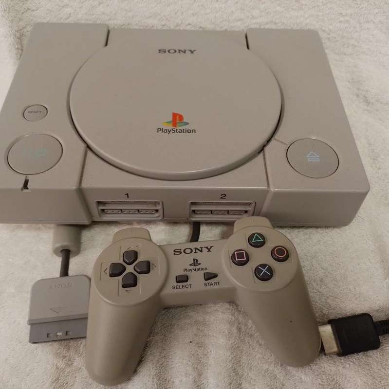 PS1 - Original Phat Sony Playstation, Orignal Sony Controller Original Sony  Av Cable