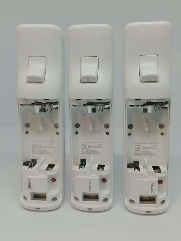 Nintendo Wii - Official Nintendo White Controller - Spares or Repair