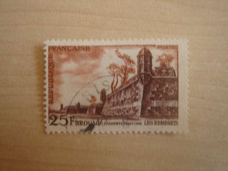 1955 France - Ramparts of Brouage 25 F used, stamped