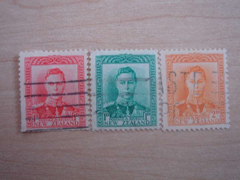1938 NZ - King George VI - 2 x 1 d, 1 x 2 d used, stamped