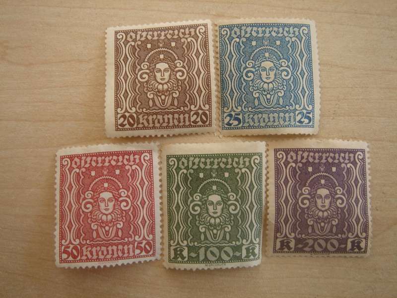 1922 Austria - SG499-503 mint, hinged