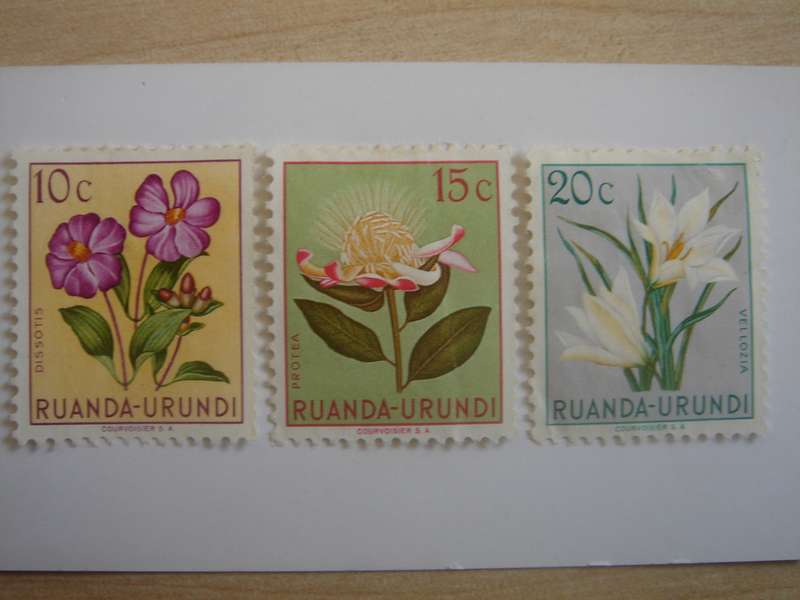 1953 Ruanda-Urundi - Flowers SG175-177  mint, hinged