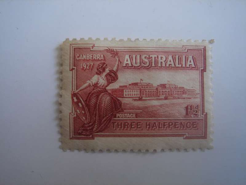 1927 Australia - Parliament House SG105 mint, hinged