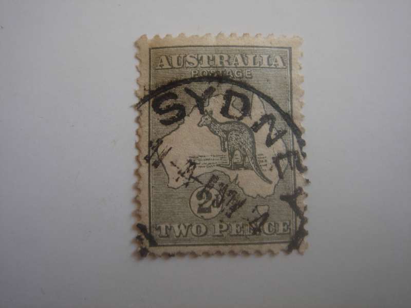 1913 Australia - Kangaroo SG3 used, stamped