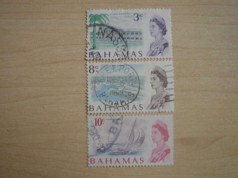 1967 Bahamas - Motifs with QE II - SG297,300-301 used, stamped
