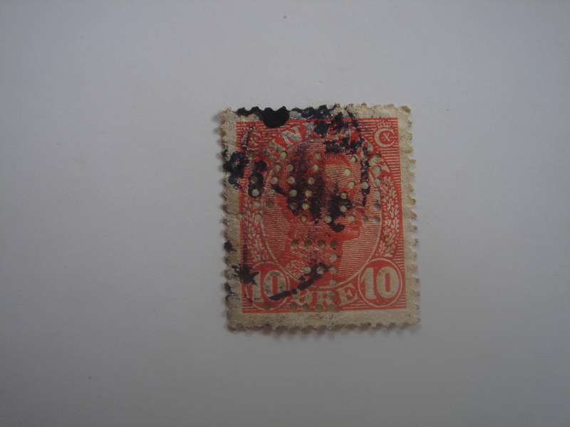 1913 Denmark - King Christian X - SG138 used, stamped with perfins 'B.W.E.'