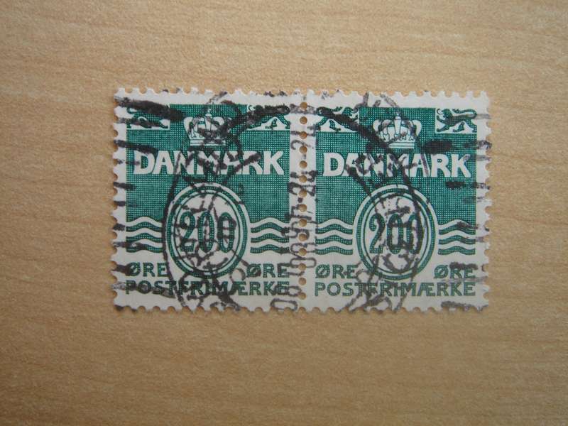 1983 Denmark - Wavy Lines - horizontal pair used, stamped