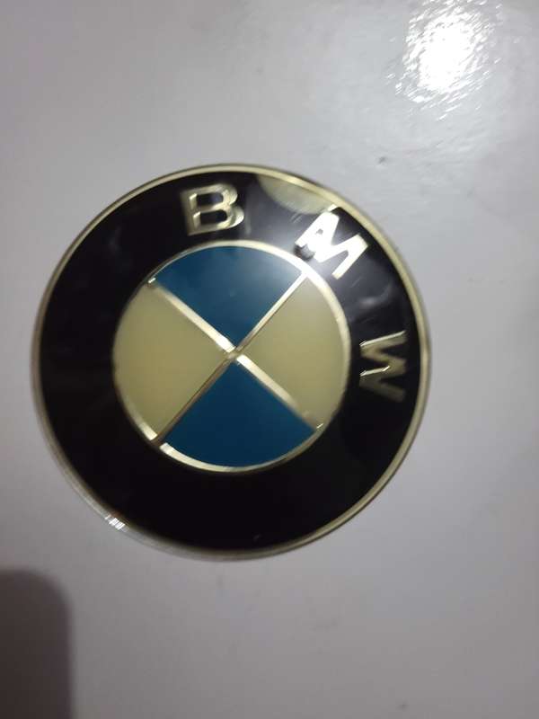 BMW 82mm Bonnet/Trunk Badge for E46 E39 E36 E60 E90 F30 E53 E34 E30 F10 F20