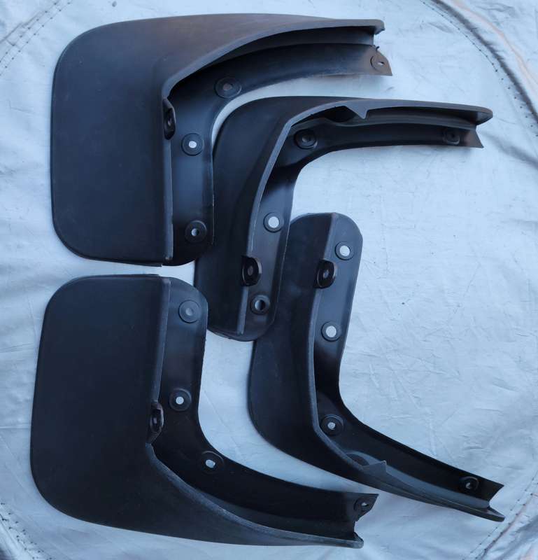 GOLF 2013+ Mudflap Set