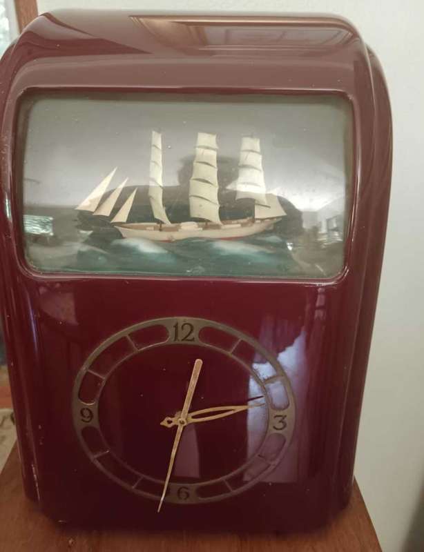 1944 Art Deco Bakelite Rocking Ship Vitascope Clock ( Untested )