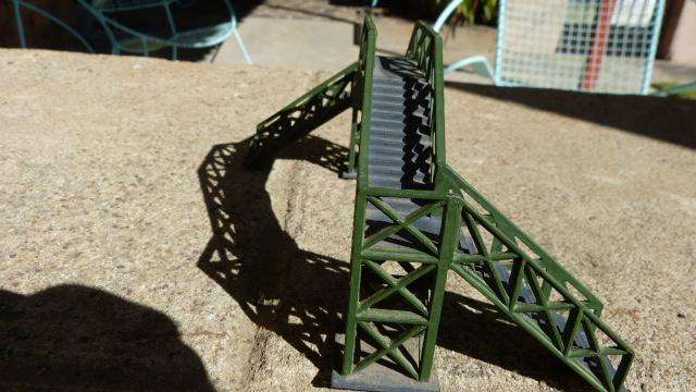 HO  Train Bridge
