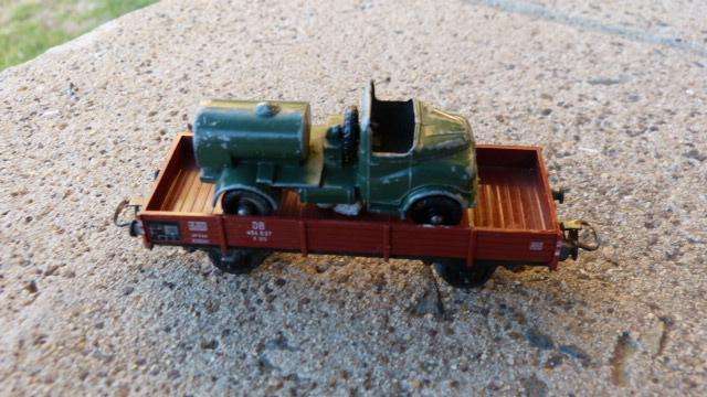 Marklin HO    Wagon  with Army truck