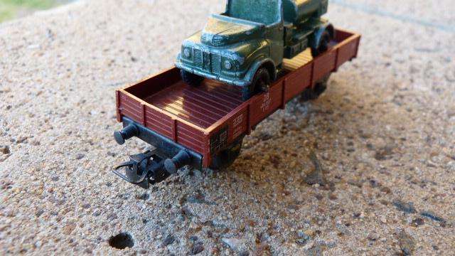 Marklin HO    Wagon  with Army truck