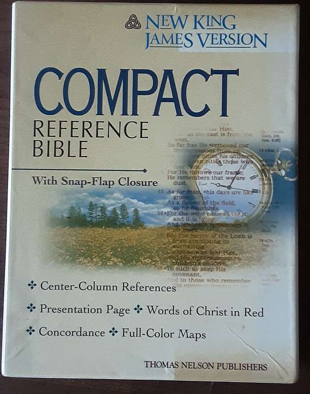 New King James Version Compact Reference Bible with Snap Flap Closure