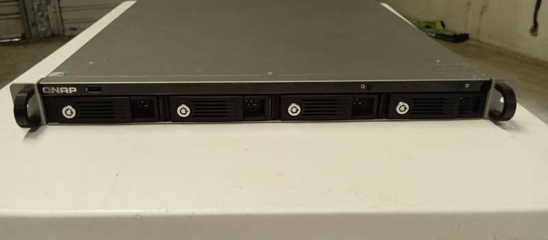 QNAP TS-469U & 4x Seagate 6TB NAS HDD