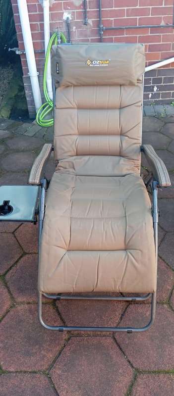 OZtrail Sun Lounge  Jumbo Deluxe -150Kg
