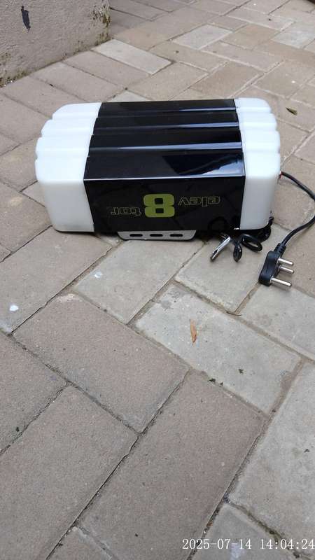Garage door motor. (it has a fault)