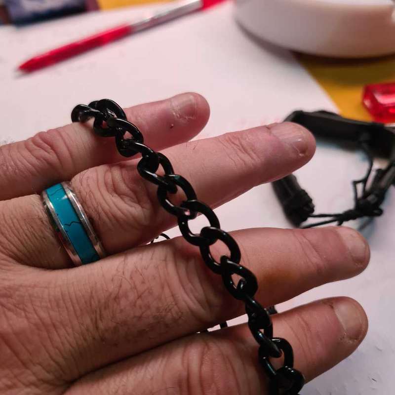 2x bracelets
