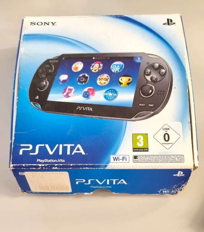 PLAYSTATION VITA IN BOX BUNDLE