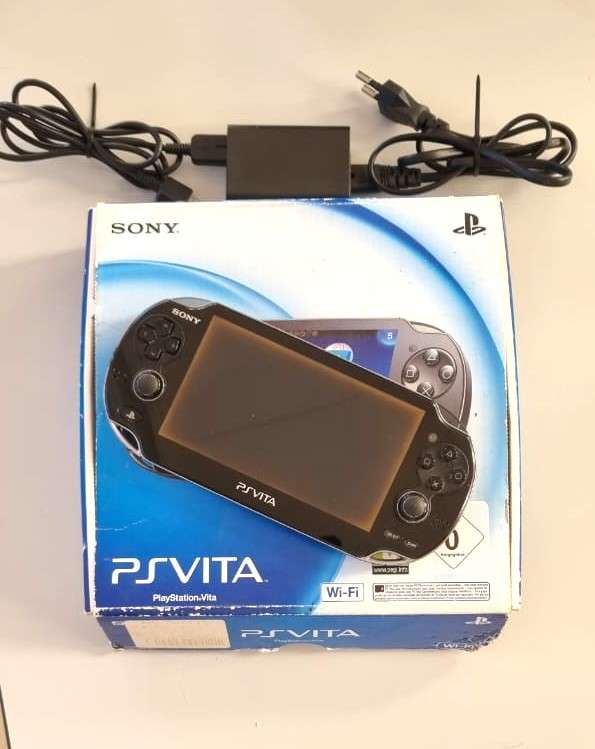 PLAYSTATION VITA IN BOX BUNDLE