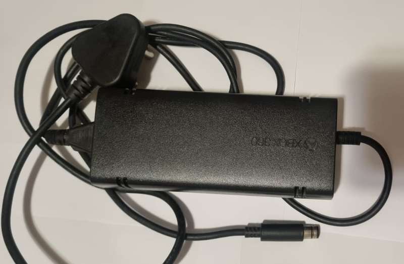XBOX 360E 320GB (Kindly read description below)