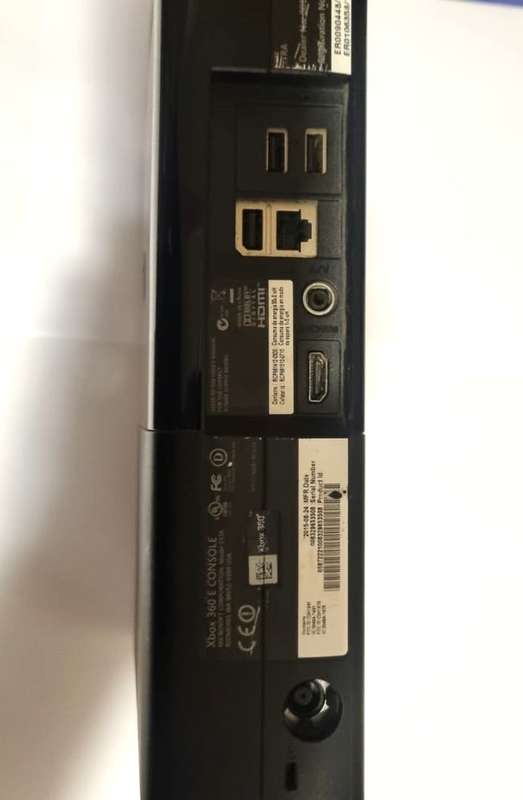 XBOX 360E 320GB (Kindly read description below)