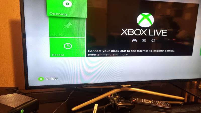 XBOX 360E 320GB (Kindly read description below)