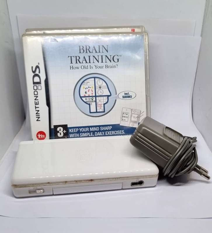 Great Condition Nintendo DS Bundle