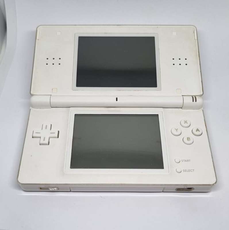 Great Condition Nintendo DS Bundle