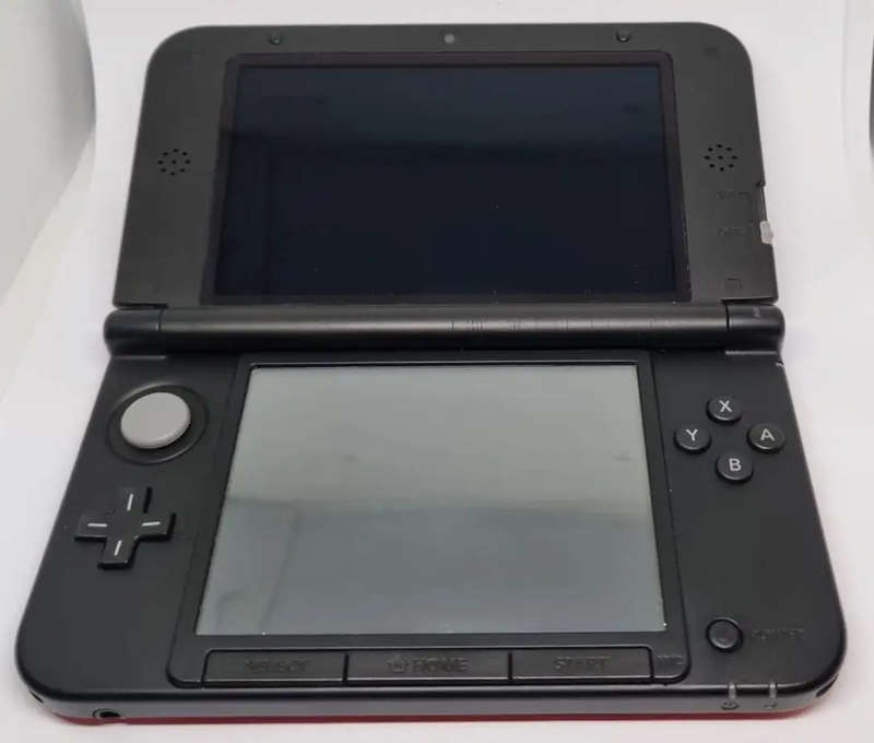 Great Condition Nintendo 3DS XL Bundle