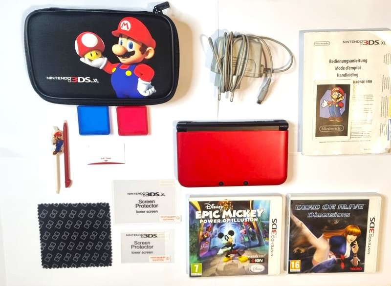 Great Condition Nintendo 3DS XL Bundle