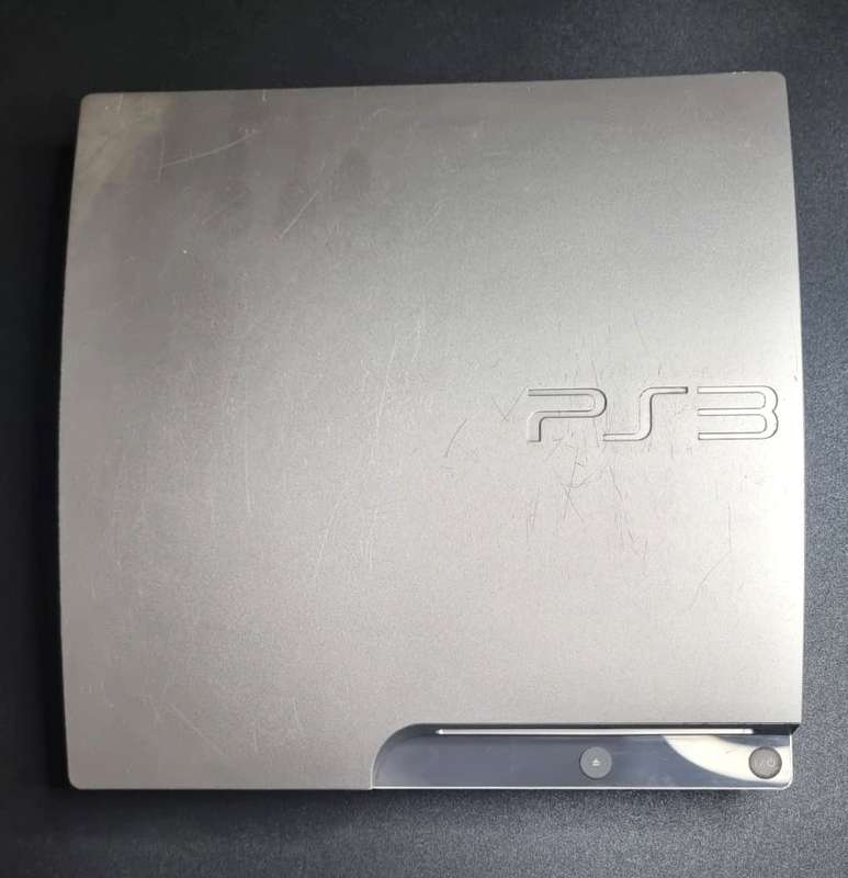 Amazing Rare Limited Edition Silver PS3 Bundle